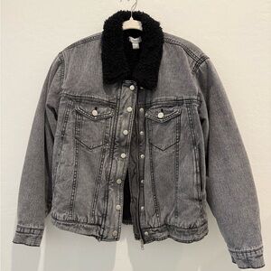 Forever 21 Black Denim Jean Jacket with Sherpa Lining and Collar button & zipper